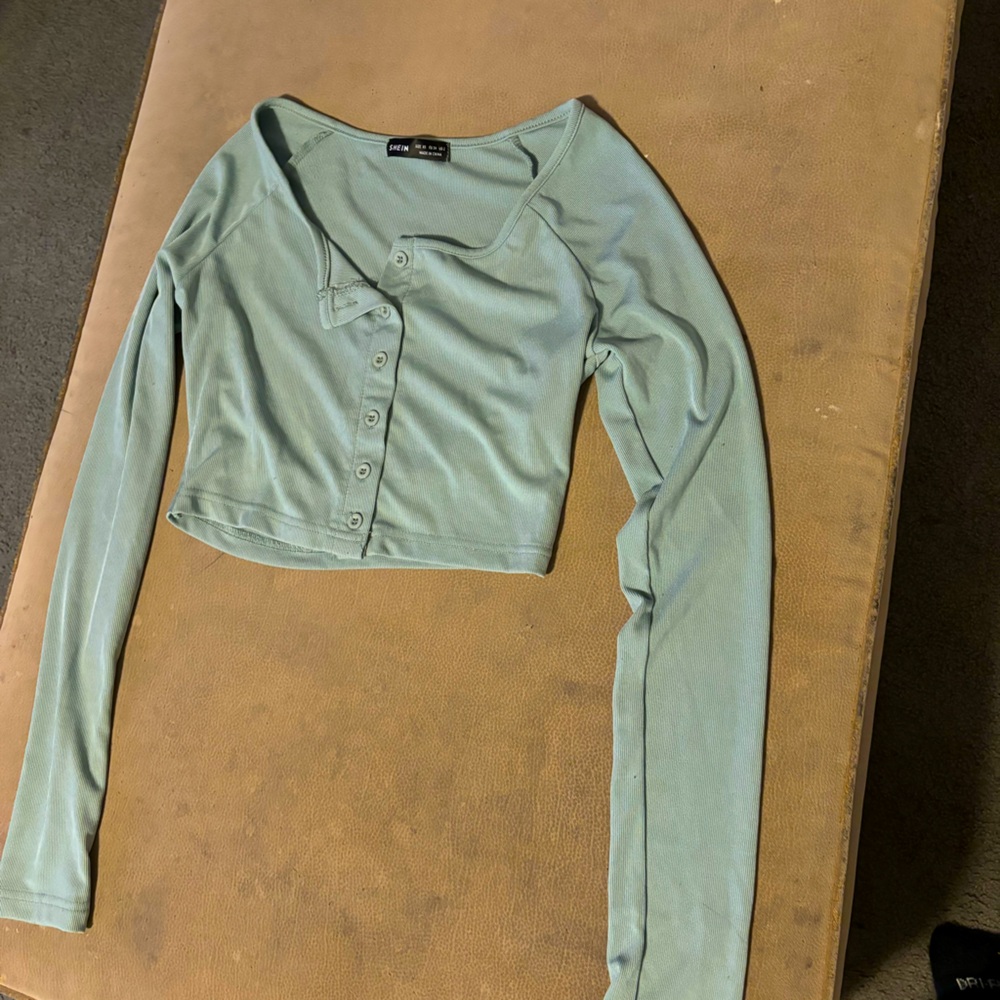 long sleeve crop button up